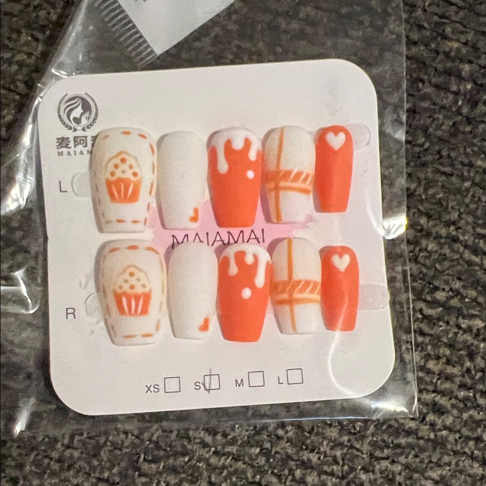 Maiamai Orange and White Press-On Nails